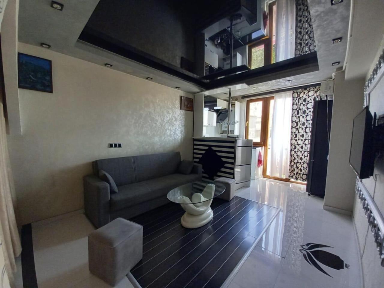 Gevorg'S Appartment Erevan Esterno foto